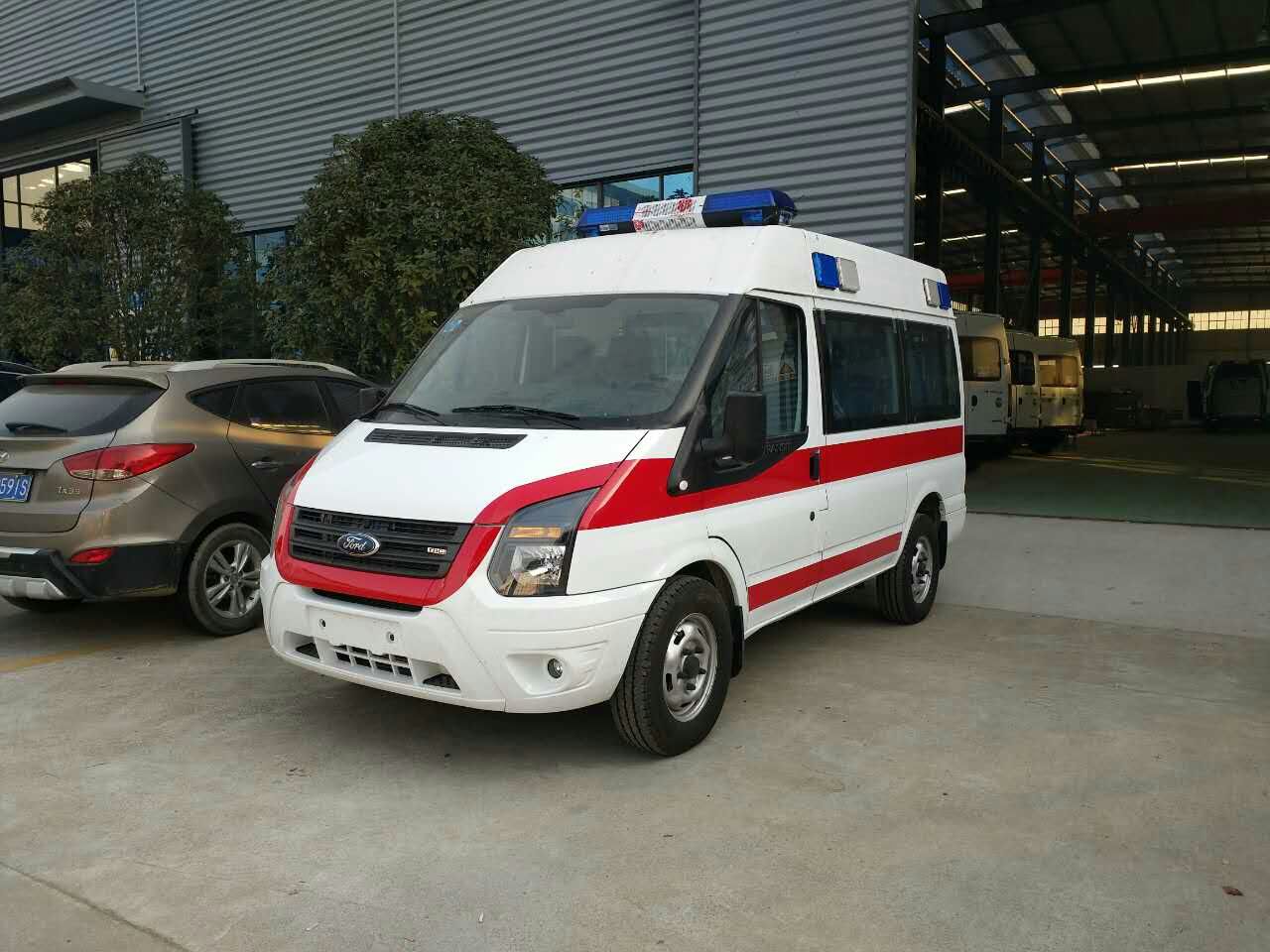 新世代V348短軸中頂救護(hù)車(chē)12.jpg