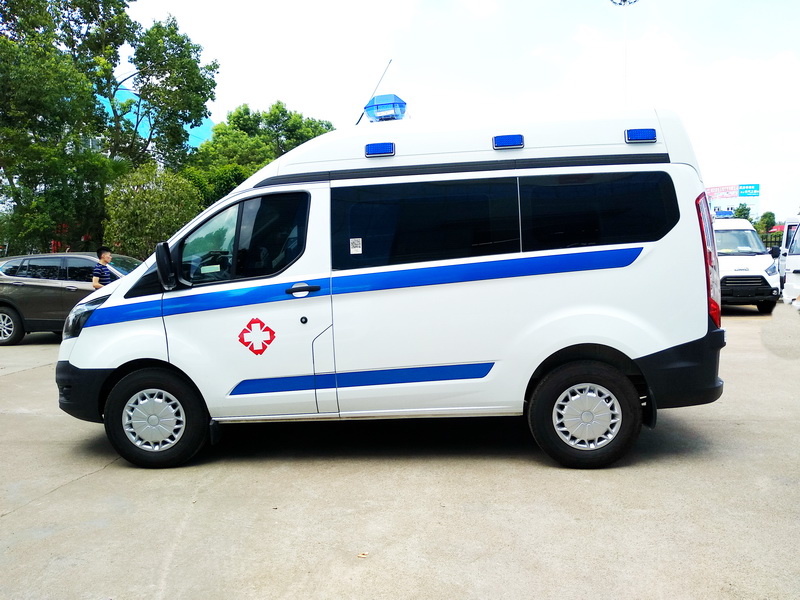 江鈴福特V362轉運型救護車廠家（柴油）1.jpg