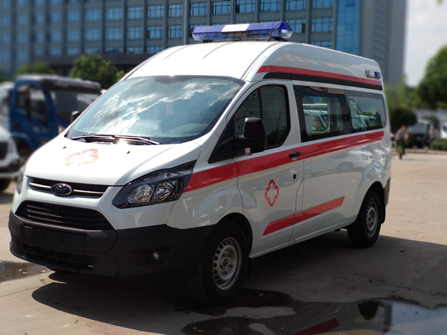 江鈴5030新全順救護(hù)車(chē)