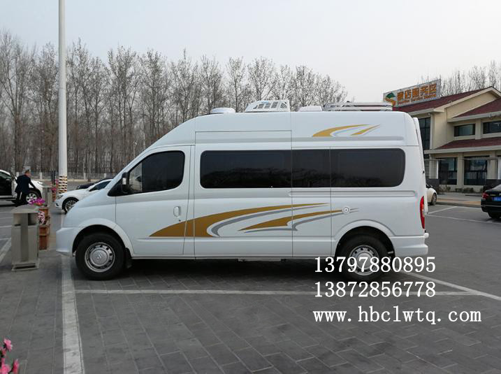 上海大通V80長(zhǎng)軸高頂B型房車