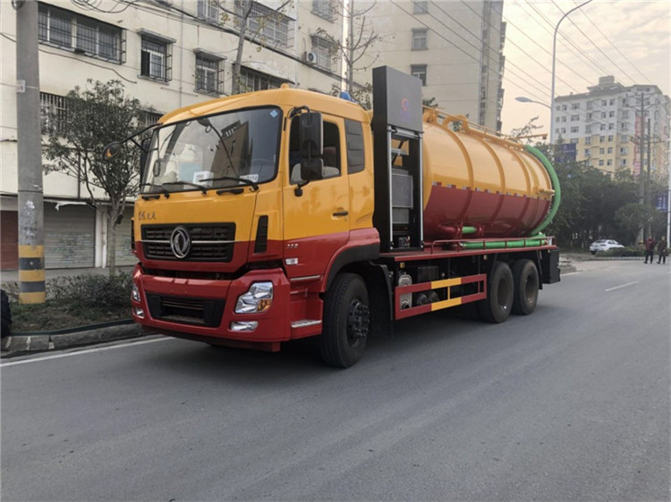 國(guó)六東風(fēng)天龍后雙橋清洗吸車(chē)