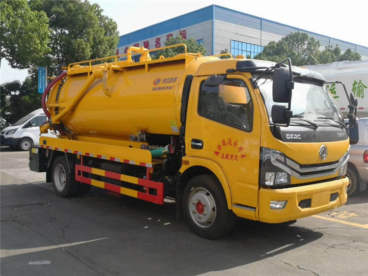 國(guó)六多利卡圓型清洗吸污車(chē)下水道疏通車(chē)